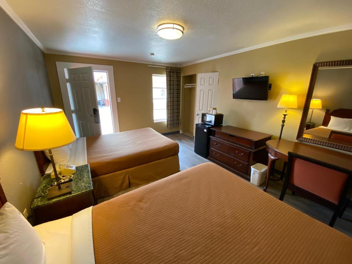 Travel Motel Snyder